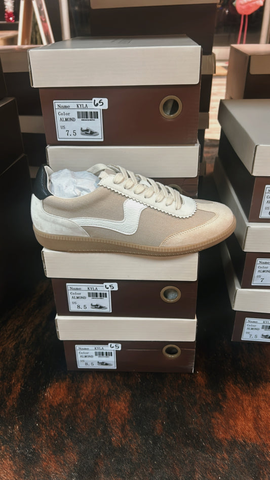 Nude Sneakers